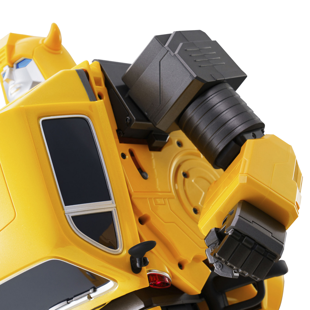 Transformers Bumblebee G1 Flagship Series, Auto-Converting Robot by Robosen